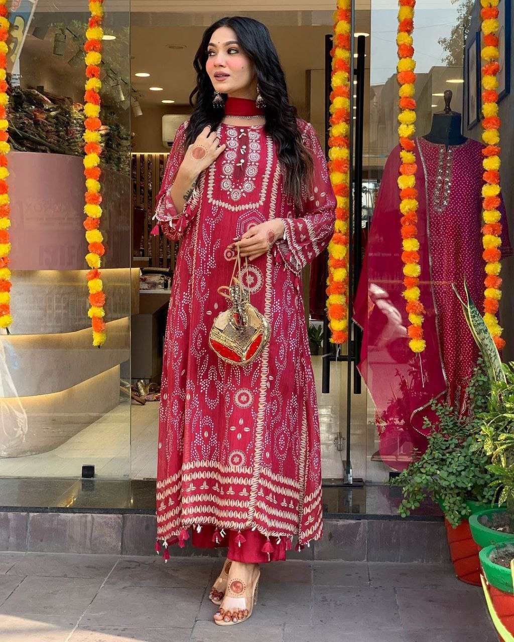 Maroon Colur Beautiful Neck Hand Work Cotton Lining Suit Set